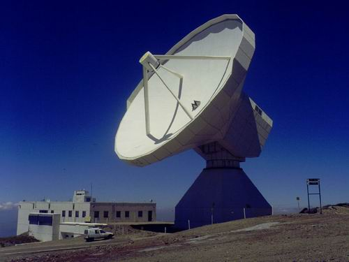 30 mter tmrőjű, mikrohullmokat rzkelő antenna Spanyolorszgban.